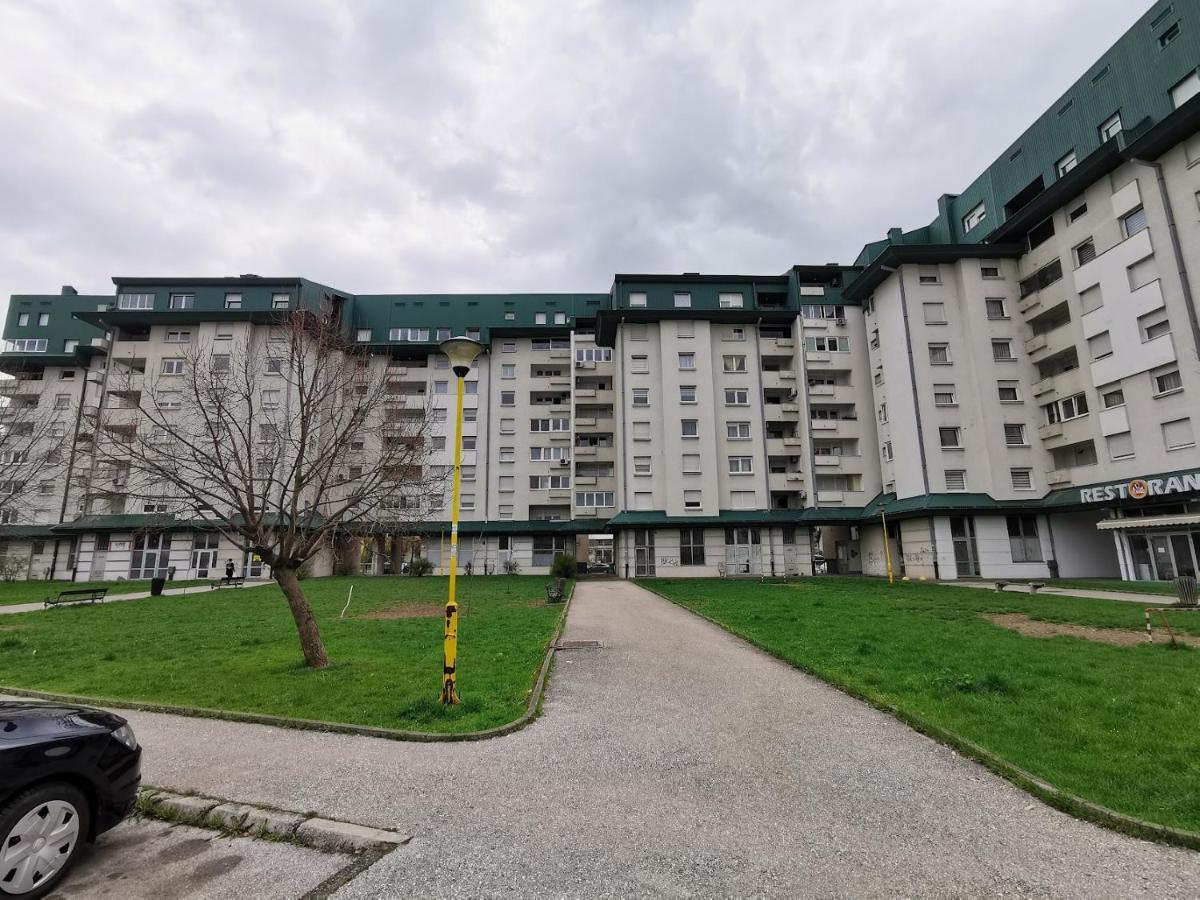 Family Apartment Tuzla Exterior photo